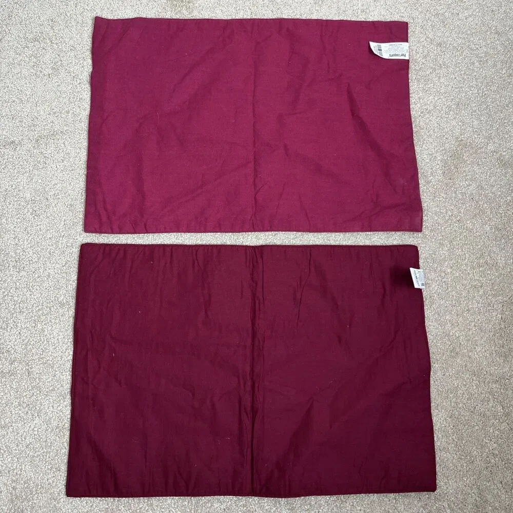 Pier‎ 1 Imports Burgundy Red Holly Holiday Placemats 13X19